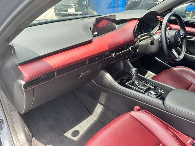 マツダ ＭＡＺＤＡ３　ファストバック ２．０ ２０Ｓ バーガンディ セレクション R2年 (関東) 99