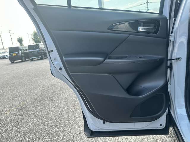 三菱 エクリプス　クロス　ＰＨＥＶ ＰＨＥＶ ２．４ Ｐ ４ＷＤ R4年 (関東) 99