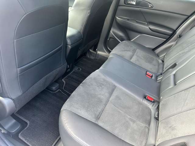 三菱 エクリプス　クロス　ＰＨＥＶ ＰＨＥＶ ２．４ Ｐ ４ＷＤ R4年 (関東) 99