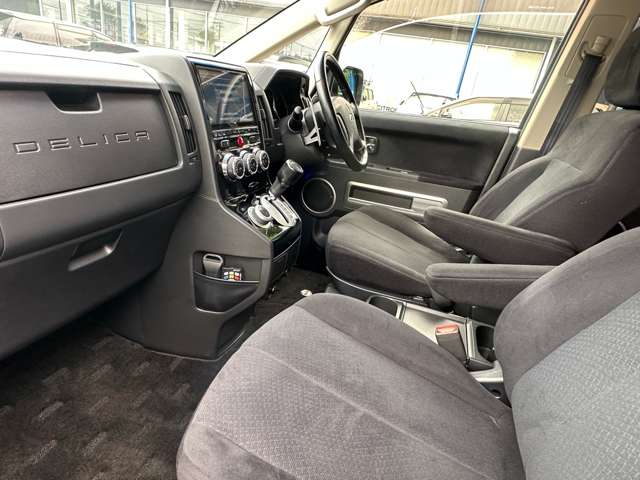 三菱 デリカ　Ｄ：５ ２．２ Ｄ パワーパッケージ ディーゼルターボ ４ＷＤ H28年 (関東) 99