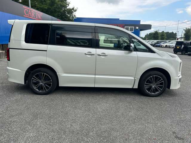 三菱 デリカ　Ｄ：５ アーバンギア ２．２ Ｐ エディション ディーゼルターボ ４ＷＤ R2年 (関東) 99