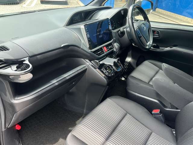 トヨタ ヴォクシー ２．０ ＺＳ H29年 (関東) 99