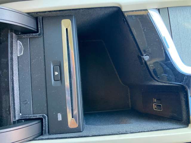 ボルボ Ｖ６０ Ｔ５　インスクリプション R1年 (関東) 99