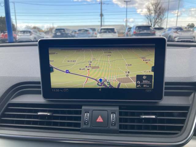 アウディ Ｑ５ ４０ ＴＤＩ クワトロ スポーツ Ｓラインパッケージ ディーゼルターボ ４ＷＤ R1年 (関東) 99
