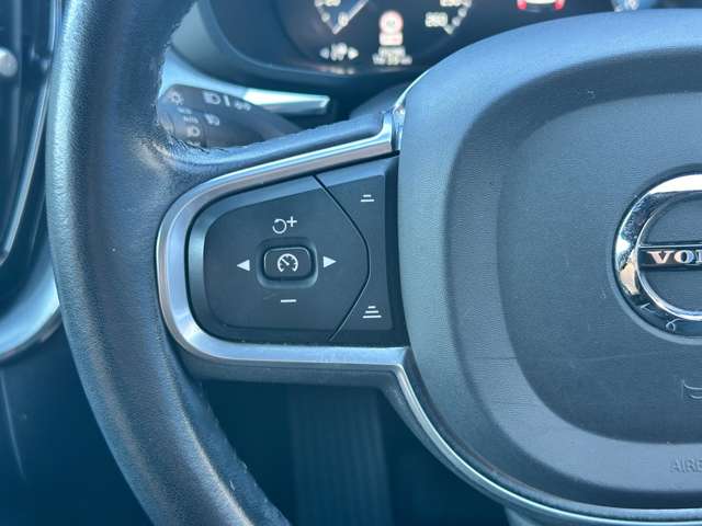ボルボ ＸＣ６０ Ｔ５ ＡＷＤ モメンタム ４ＷＤ H30年 (関東) 99