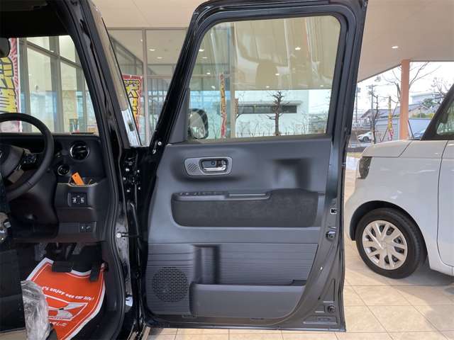 ホンダ Ｎ　ＢＯＸ カスタム ６６０ ターボ R8年 (九州・沖縄) 99