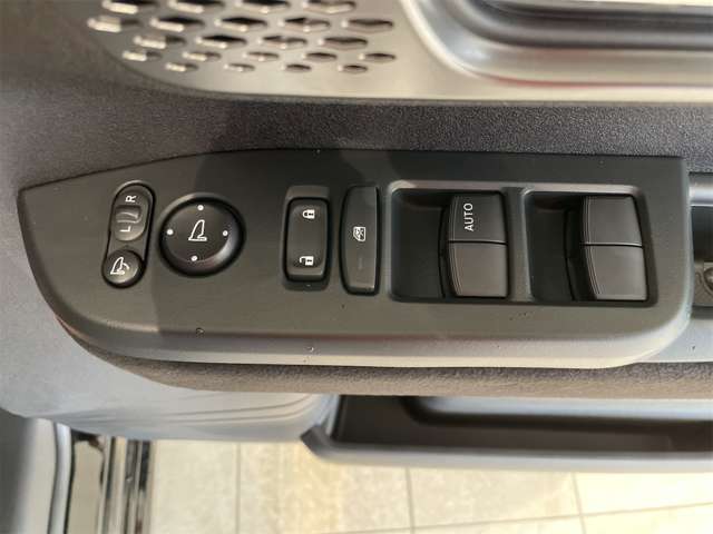 ホンダ Ｎ　ＢＯＸ カスタム ６６０ ターボ R8年 (九州・沖縄) 99