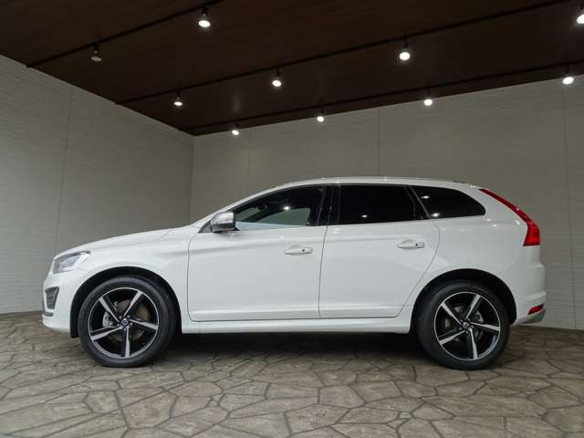 ボルボ ＸＣ６０ Ｔ６ ＡＷＤ Ｒデザイン ４ＷＤ H28年 (関東) 99