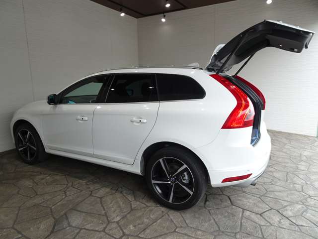 ボルボ ＸＣ６０ Ｔ６ ＡＷＤ Ｒデザイン ４ＷＤ H28年 (関東) 99