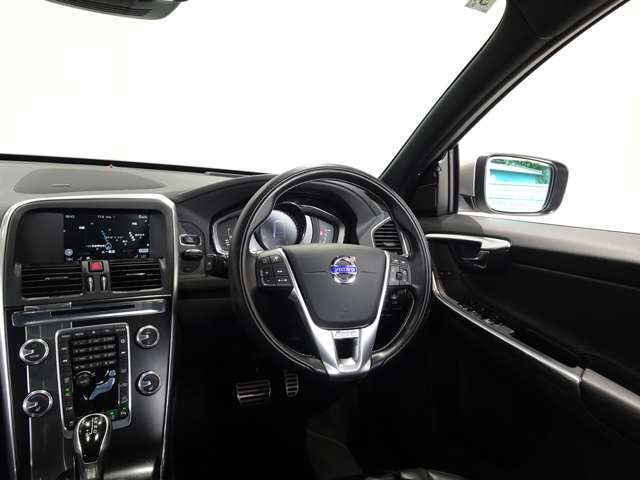 ボルボ ＸＣ６０ Ｔ６ ＡＷＤ Ｒデザイン ４ＷＤ H28年 (関東) 99