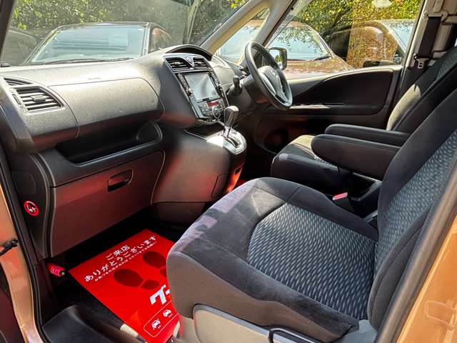 日産 セレナ ２．０ ２０Ｘ Ｓ－ＨＹＢＲＩＤ アドバンストセーフティ パッケージ H26年 (関東) 99