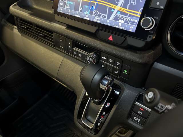 ホンダ Ｎ　ＢＯＸ カスタム ６６０ ターボ R8年 () 99