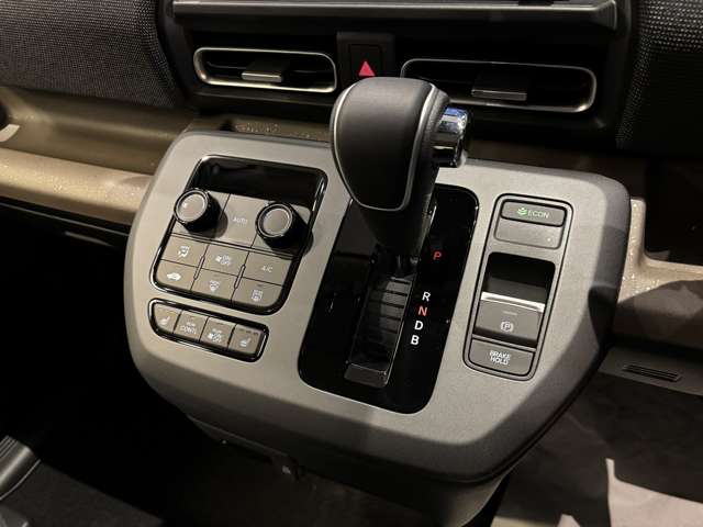 ホンダ フリード　ハイブリッド １．５ Ｅ：ＨＥＶ エアー ＥＸ R8年 () 99