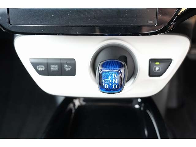 トヨタ プリウスＰＨＶ １．８ Ａ レザーパッケージ H29年 (関東) 99