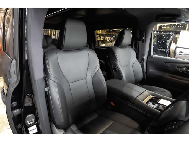 トヨタ アルファード　ハイブリッド ハイブリッド ２．５ Ｚ Ｅ－ＦＯＵＲ ４ＷＤ R8年 (北海道) 99