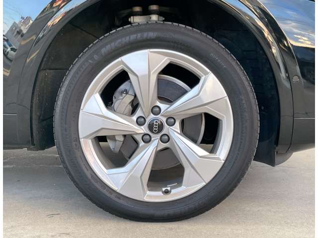 アウディ Ｑ５　スポーツバック ４０ ＴＤＩ クワトロ Ｓライン ディーゼルターボ ４ＷＤ R4年 (東北) 99