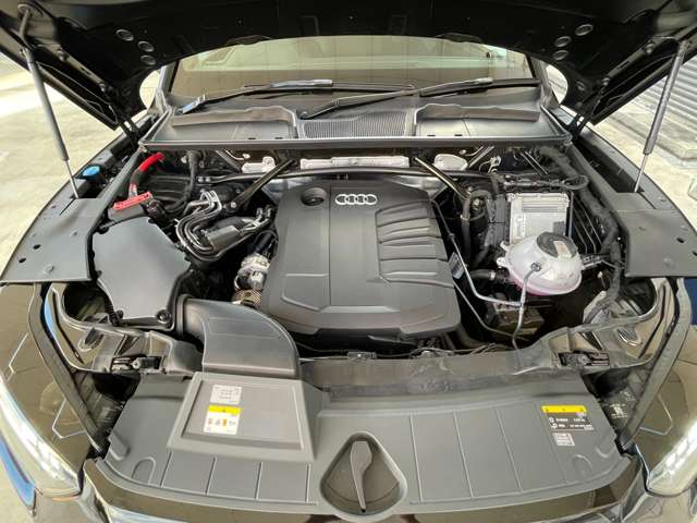 アウディ Ｑ５　スポーツバック ４０ ＴＤＩ クワトロ Ｓライン ディーゼルターボ ４ＷＤ R4年 (東北) 99
