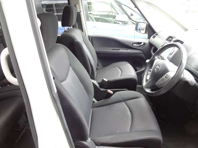 日産 セレナ ２．０ ハイウェイスター Ｓ－ＨＹＢＲＩＤ H25年 () 99