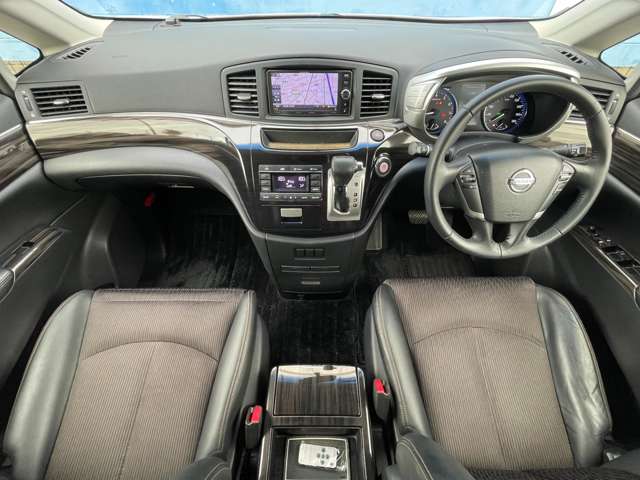 日産 エルグランド ２．５ ２５０ハイウェイスター H26年 (関東) 99