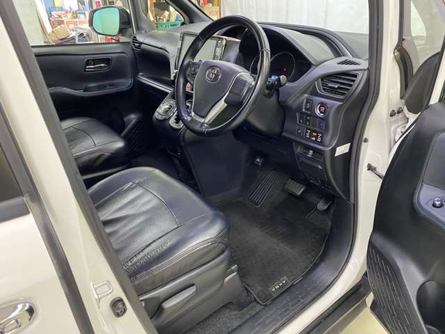 トヨタ ヴォクシー ２．０ ＺＳ 煌 H28年 () 99