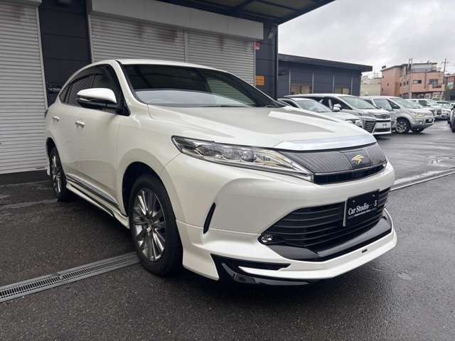 トヨタ ハリアー ２．０ プレミアム R1年 (近畿) 99