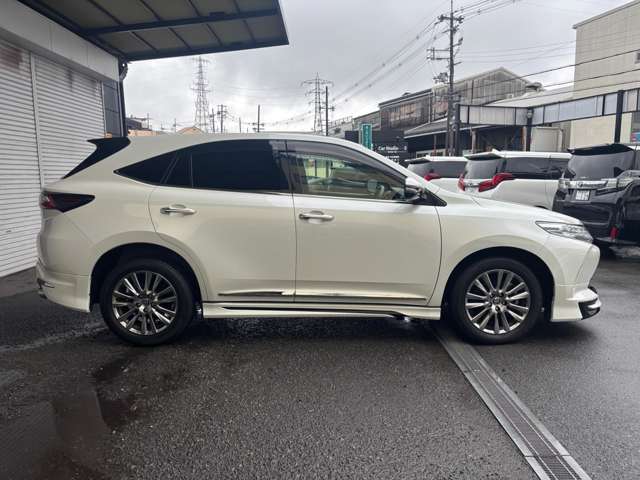 トヨタ ハリアー ２．０ プレミアム R1年 (近畿) 99