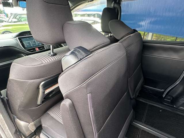 トヨタ ヴォクシー １．８ ハイブリッド ＺＳ H30年 (関東) 99