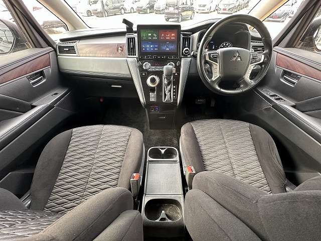 三菱 デリカ　Ｄ：５ ２．２ Ｇ パワーパッケージ ディーゼルターボ ４ＷＤ R1年 (関東) 99