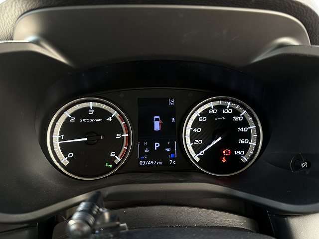 三菱 デリカ　Ｄ：５ アーバンギア ２．２ Ｇ パワーパッケージ ディーゼルターボ ４ＷＤ R1年 (関東) 99