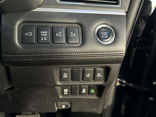 三菱 デリカ　Ｄ：５ アーバンギア ２．２ Ｇ パワーパッケージ ディーゼルターボ ４ＷＤ R1年 (関東) 99