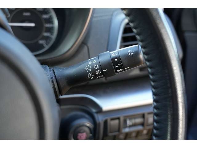 スバル インプレッサスポーツ ２．０ Ｉ－Ｓ アイサイト ４ＷＤ H29年 (関東) 99