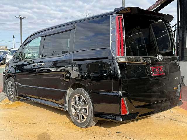 トヨタ ノア ２．０ ＳＩ ＷＸＢ R1年 (関東) 99