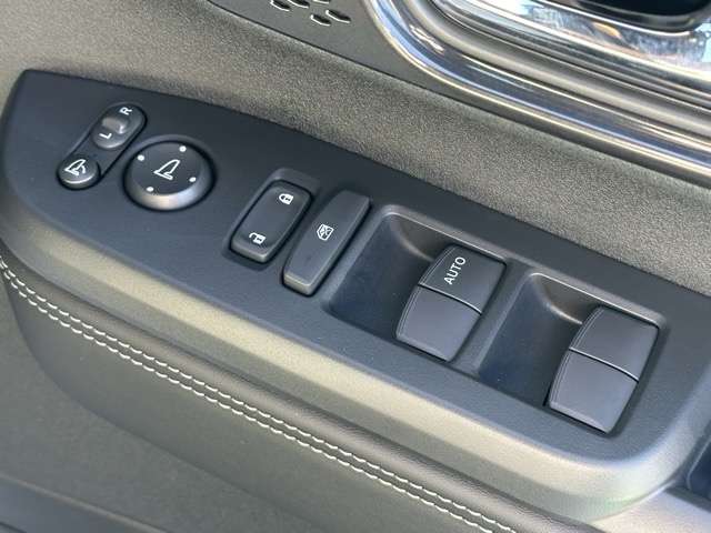 ホンダ Ｎ　ＢＯＸ カスタム ６６０ ターボ コーディネートスタイル モノトーン R8年 (東海) 99