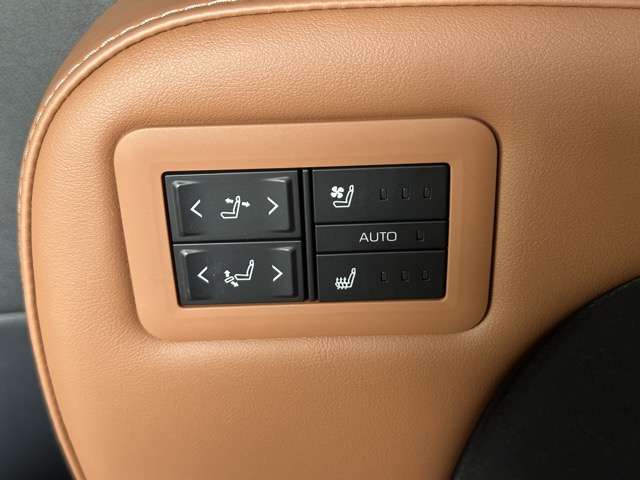 トヨタ ヴェルファイア　ハイブリッド ハイブリッド ２．５ Ｚプレミア Ｅ－ＦＯＵＲ ４ＷＤ R7年 (東海) 99