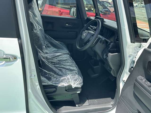 ホンダ Ｎ　ＢＯＸ カスタム ６６０ ターボ コーディネートスタイル ２トーン R8年 (東海) 99