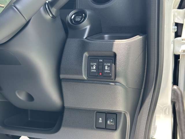 ホンダ Ｎ　ＢＯＸ カスタム ６６０ ターボ コーディネートスタイル ２トーン R8年 (東海) 99