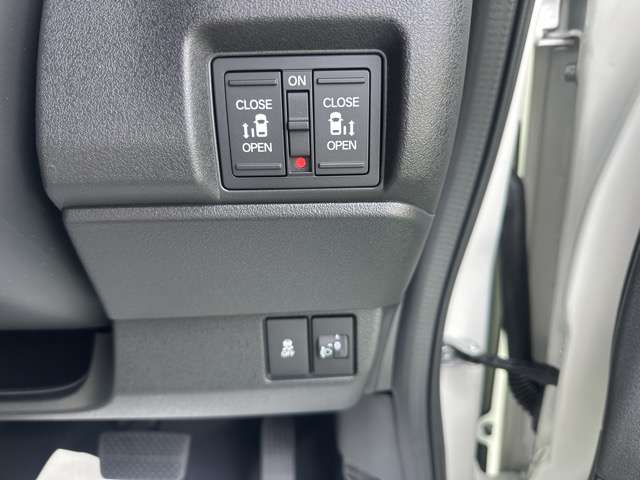 ホンダ Ｎ　ＢＯＸ カスタム ６６０ ターボ コーディネートスタイル ２トーン R8年 (東海) 99
