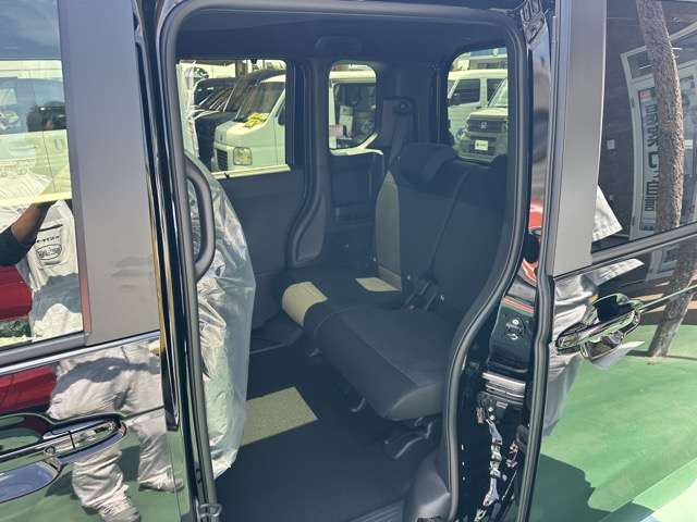 ホンダ Ｎ　ＢＯＸ カスタム ６６０ ブラック スタイル R8年 (東海) 99
