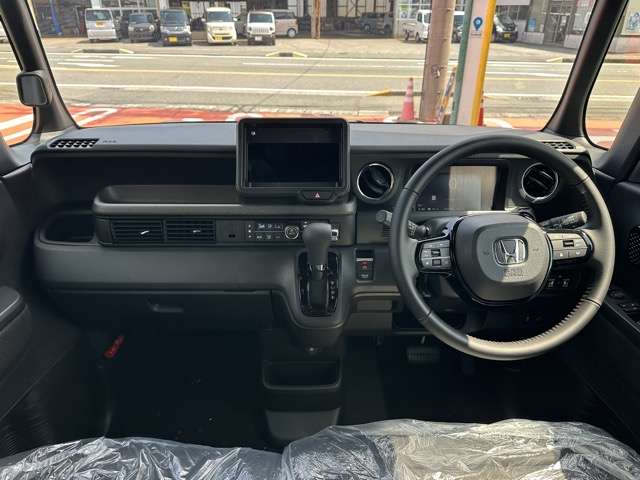 ホンダ Ｎ　ＢＯＸ カスタム ６６０ ブラック スタイル R8年 (東海) 99