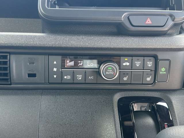 ホンダ Ｎ　ＢＯＸ カスタム ６６０ ブラック スタイル R8年 (東海) 99