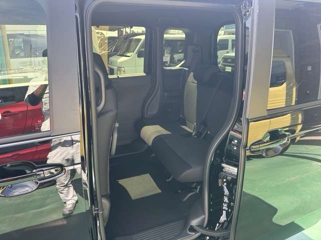 ホンダ Ｎ　ＢＯＸ カスタム ６６０ ブラック スタイル R8年 (東海) 99
