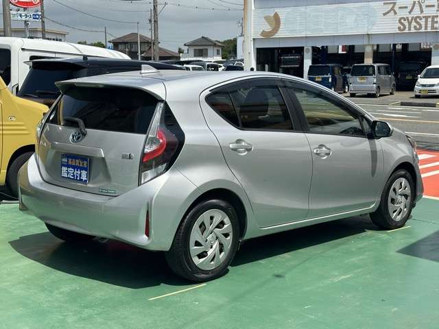 トヨタ アクア １．５ Ｓ R3年 (東海) 99