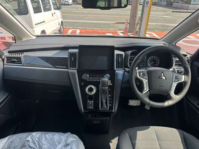 三菱 デリカ　Ｄ：５ ２．２ シャモニー 電動サイドステップ非装着車 ディーゼルターボ ４ＷＤ R7年 (東海) 99