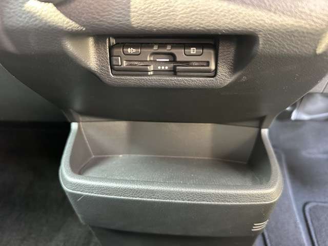 三菱 ｅＫクロス　ＥＶ Ｇ R4年 (東海) 99