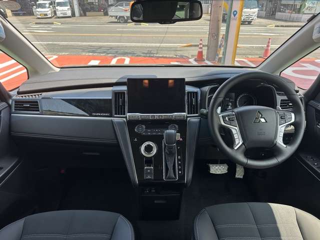 三菱 デリカ　Ｄ：５ ２．２ シャモニー 電動サイドステップ非装着車 ディーゼルターボ ４ＷＤ R7年 (東海) 99