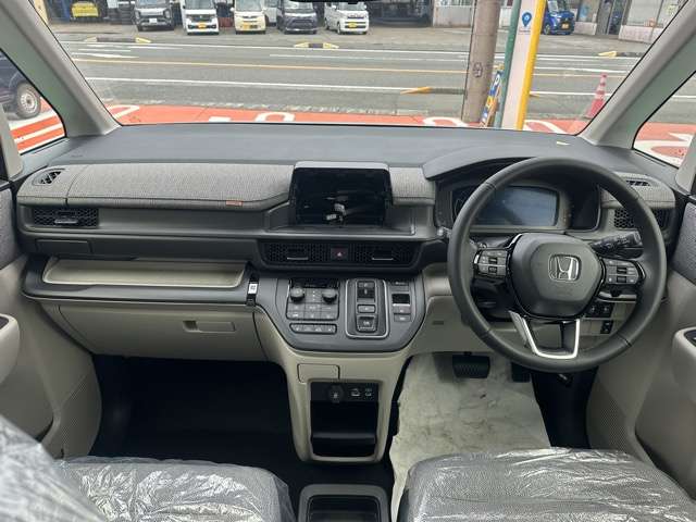 ホンダ ステップワゴン　ハイブリッド ２．０ Ｅ：ＨＥＶ エアー ＥＸ ３０周年特別仕様車 R8年 (東海) 99