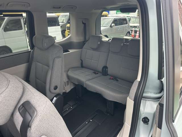 ホンダ ステップワゴン　ハイブリッド ２．０ Ｅ：ＨＥＶ エアー ＥＸ ３０周年特別仕様車 R8年 (東海) 99