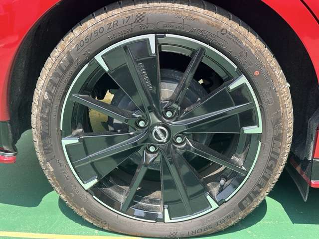日産 ノートオーラ １．２ ＮＩＳＭＯ チューンド Ｅ－ＰＯＷＥＲ ４ＷＤ R7年 (東海) 99