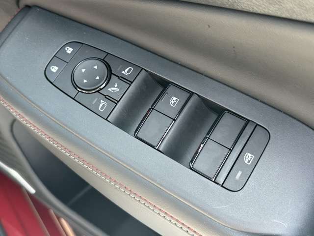 日産 ノートオーラ １．２ ＮＩＳＭＯ チューンド Ｅ－ＰＯＷＥＲ ４ＷＤ R7年 (東海) 99