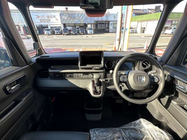 ホンダ Ｎ　ＢＯＸ カスタム ６６０ ターボ ブラック スタイル R8年 (東海) 99